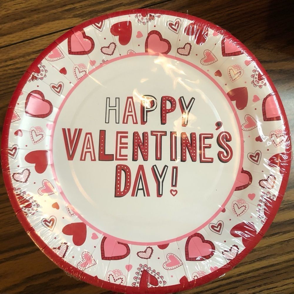 NWT valentines day paper plate -12pc